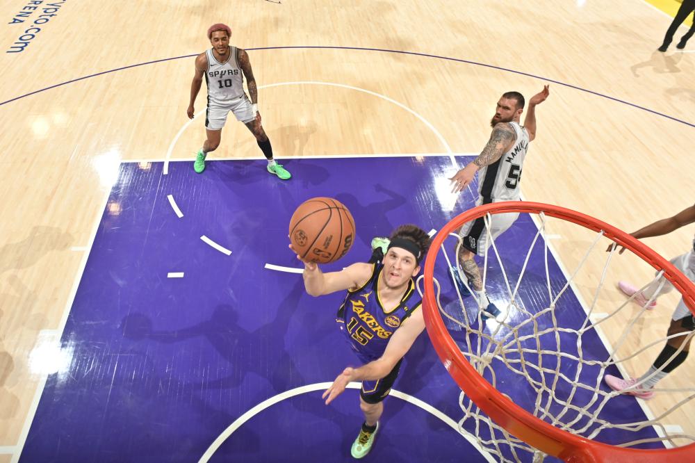 接中场直塞 接中场直塞