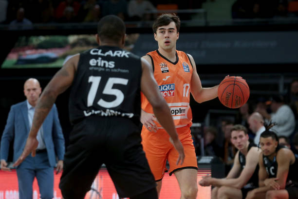 的归化加盟 的归化加盟